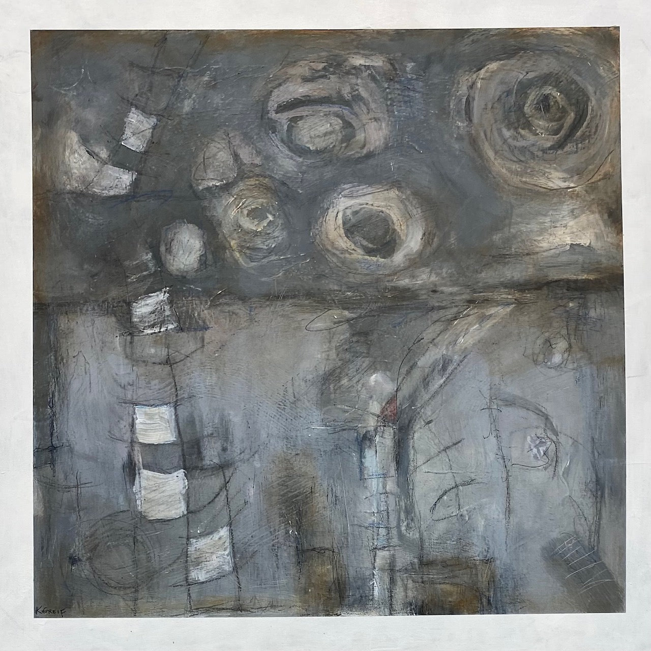 KG809 Vase and Flowers