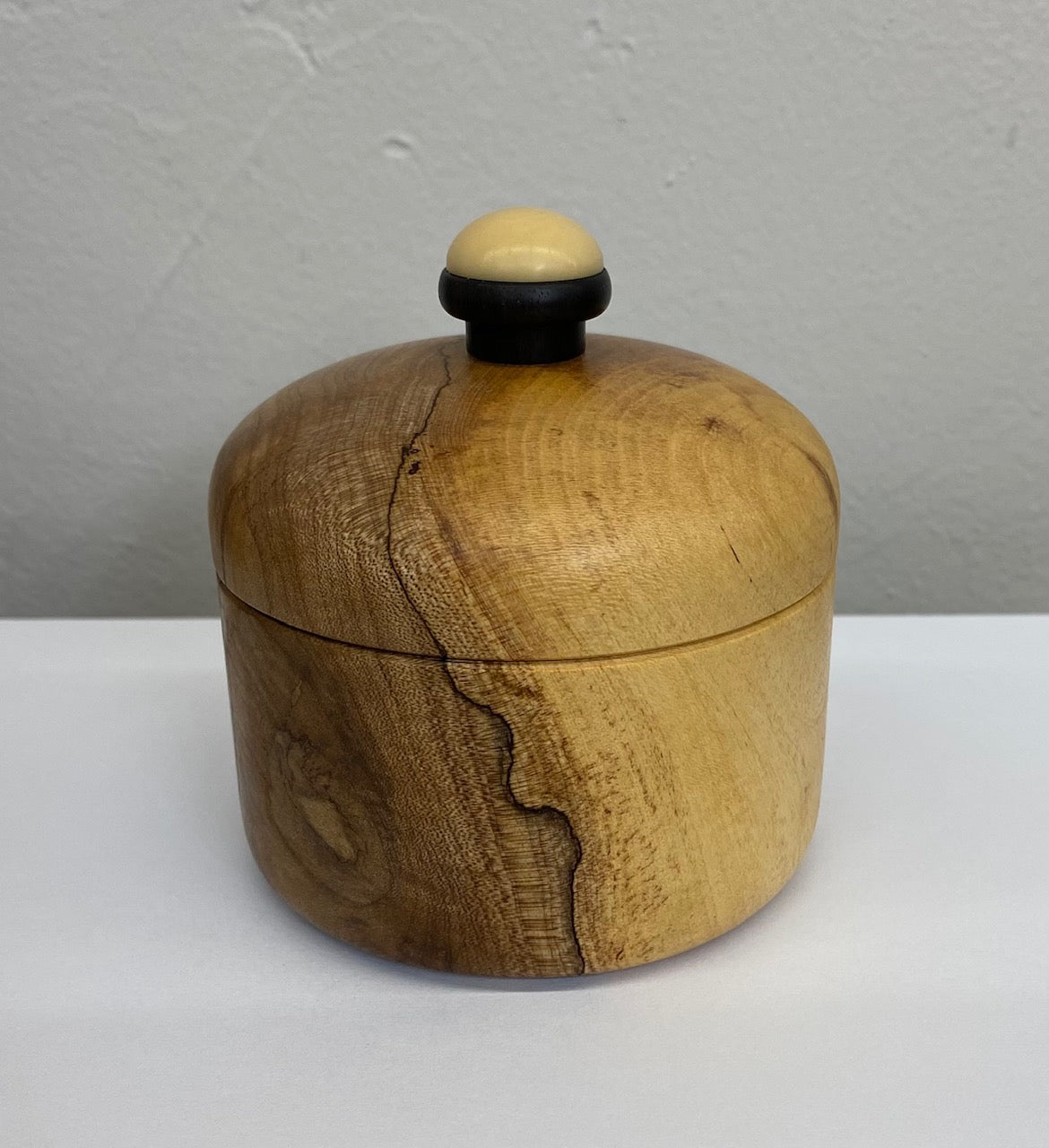 AH93 Lidded Box,Maple