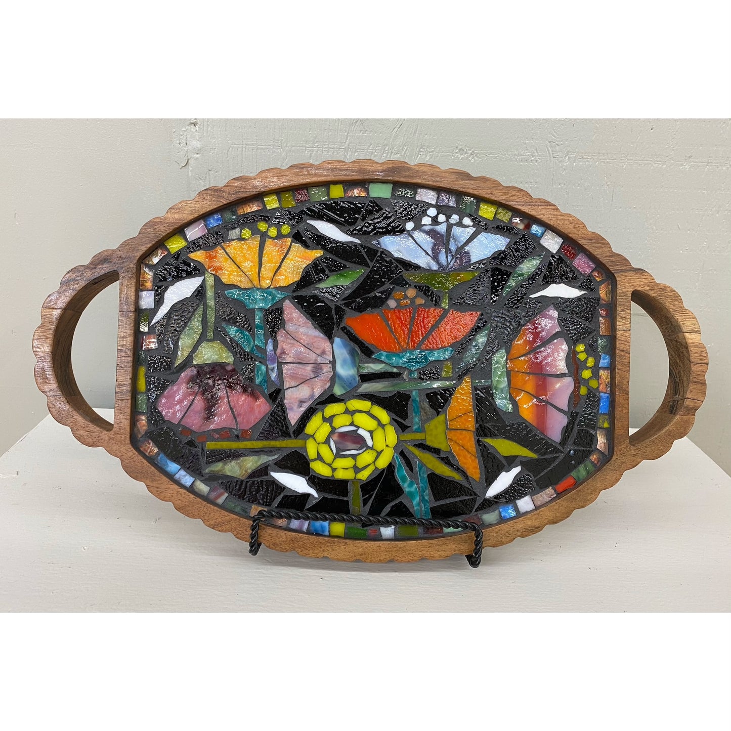 JR31 M. Trivet/Flowers/Handle
