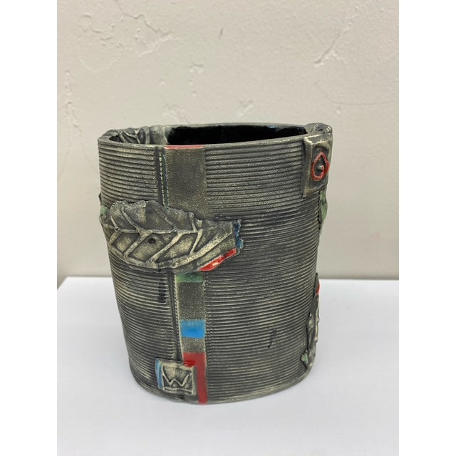 LW70 Black Vase/Designs