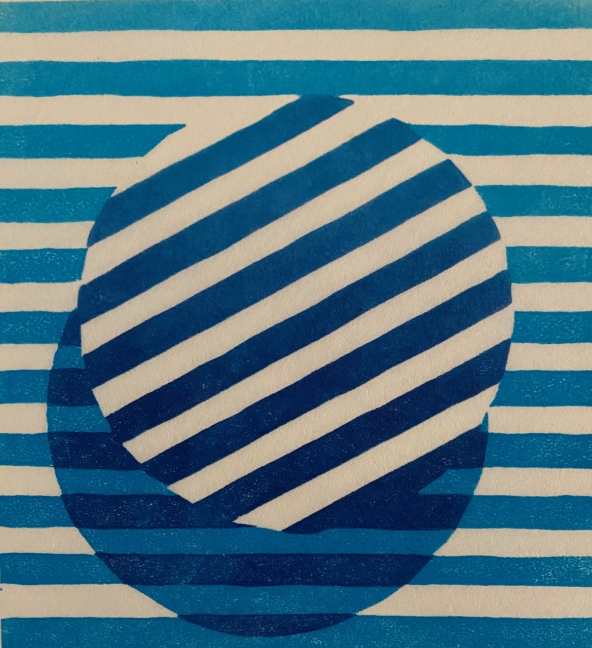 AMH390 Blue Circle