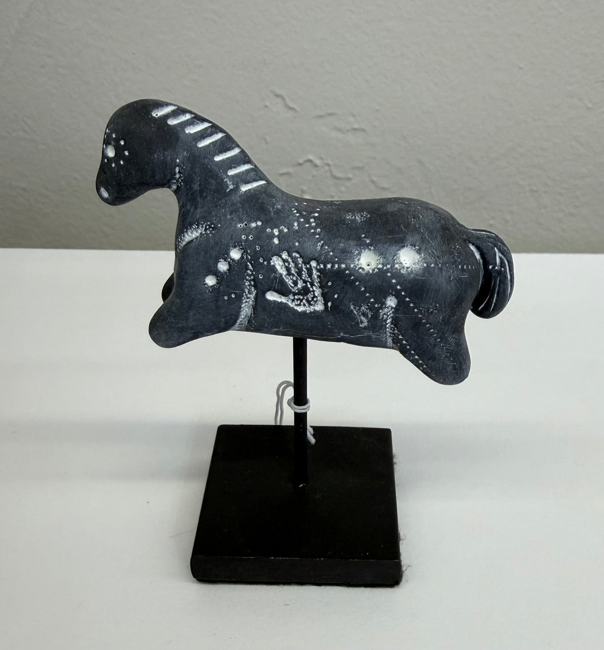 LU 56 Charcoal Horse