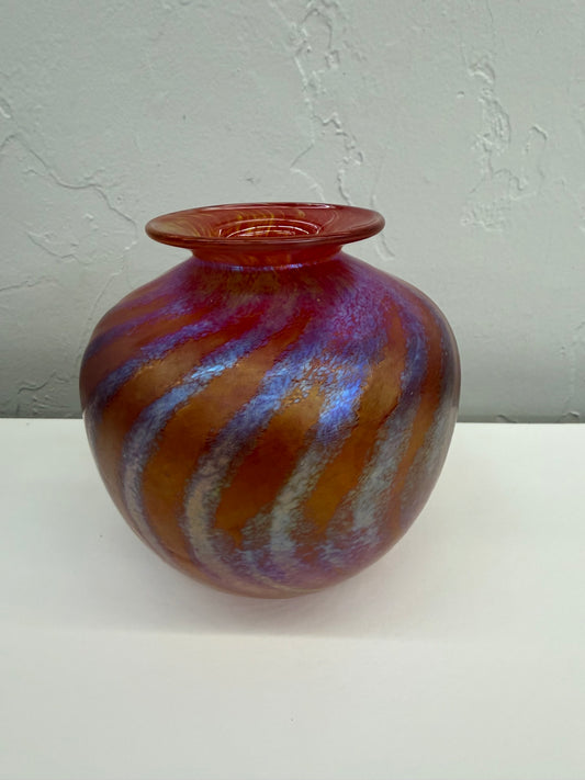 PV460 Red Twist Cabinet Vase