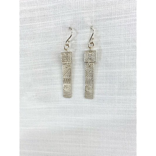 GT62 2p. rect. dngl earrings